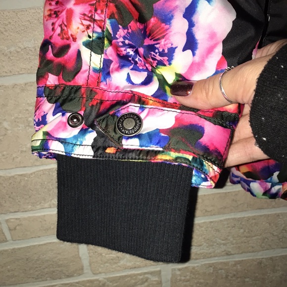✅Multi Colored Hooded Jacket - Picture 2 of 8